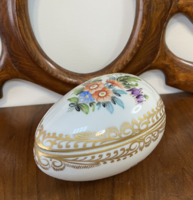 HERENDI PORCELÁN NAGY TOJÁS, ÉKSZERTARTÓ, VIRÁG MINTÁS, ARANYOZÁSSAL