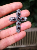 Gyönyörű gránát köves ezüst kereszt medál