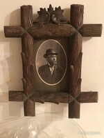 KÉP - 1909 év - FARAGOTT KERET - 32 x 26 cm - KÉZI FARAGÁS - HIBÁTLAN