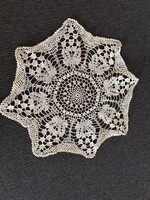 Kézzel horgolt vintage csipke terítő – 26 cm