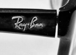 Eredeti Ray-ban szemüvegkeret! Jelzett, hibátlan erős zsanérok! Mínuszos üveg van benne, ismeretlen