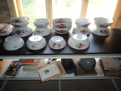 31 db. pogácsás tál, pörköltes tál