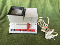 Dia néző. Retro. Lengyel gyártású. Működő állapotba. 20db OFOTÉRT üveges diakerettel.