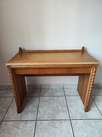 Koloniál felnyitható asztal tároló  résszel