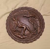 Nagyméretű öntött dekoratív falitányér mitológiai jelenettel