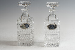 Kristály italos üveg pár ezüst címkével