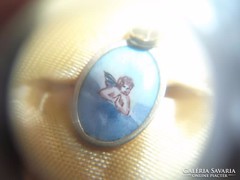 Angyalkás medál arany keretben