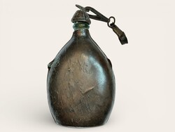 Porosz katonai kulacs - 19. sz. vége - huta üvegbetéttel, bőrborításban