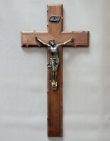 Századközepi, régi feszület – fa kereszten sárgaréz korpusszal / 45x23 cm