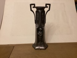 Ón váza a szecesszió korszakából.