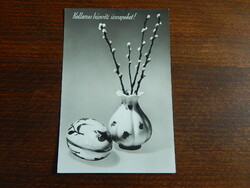 Húsvéti üdvözlet - barka porcelán vázában, porcelán tojás - fekete-fehér képeslapon