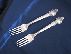 Ezüstözött vacsorázó, desszertes villák