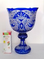 Hatalmas egyedi különleges überfangos cseh színes kobalt kék kristály üveg váza kehely metszett 43cm