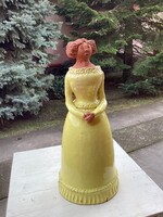 Sárga ruhás nő terakota szobor 36 cm.