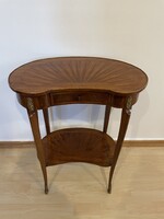 Francia ovális kisasztal