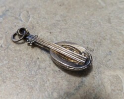 Filigrán lant medál