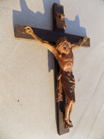 Faragott feszület, nagyon szép állapotban.