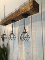 Mennyezeti lámpa, csillár régi gerendából