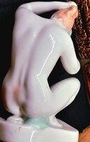 VITRINBŐL:Akt szobor Aquincumi porcelán