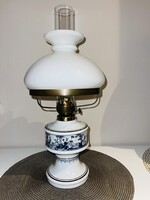 Wallendorf porcelán testű petróleum lámpa szerelmes jelenettel