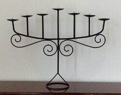 Kovácsoltvas gyertyatartó