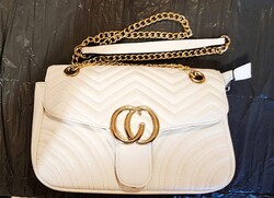 Csodás fehér színű retikül