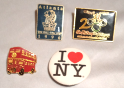 4 pins from the USA very colorful and ready to ship to your destination