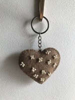 Gyapjúfilc szivecskés kúlcstartó