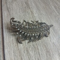 Csodás madártoll formájú régi fém hajcsat (6,5x4,8 cm)