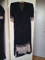 Gyönggyel kivarrt sötétkék  zsorzsett  ruha  1900 körül