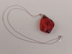 Retro jelzett  jelzett valódi borostyán medál jelzett 925-ös ezüst láncon