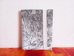 Szürke-ezüst színű nyomott mintás bársony könyvborító