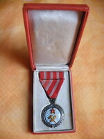 Munka érdemérem dobozában mini nélkül