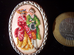Gobelin bross 3,4 x 4,7 cm