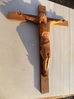 Faragott feszület, nagyon szép állapotban. 63 x 47 cm.
