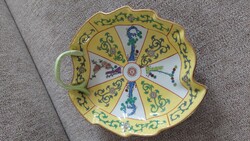 Gödöllő (Siang Rouge) mintájú 27 cm-es Herendi sárga levél alakú kínálótál