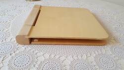 Keményfából készült gyűrűs mappa,tollal