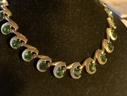 KRAMER-"Hullám "CHOKER "Nyakék-aranyozott .hamis smaragd kövekkel,1950-es évekből
