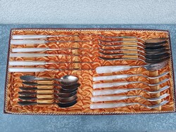 G. Rödter WIRTHS  ROSTFREI német evőeszköz készlet dobozában. Alkudható.