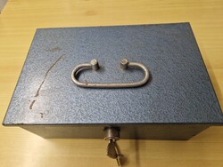 Fémdoboz, zárható