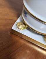 Herendi kézzel festett porcelán váza – Aranyozott oroszlánlábas talpazaton (13 cm)