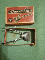 Theodosia kézi hajnyírógép eredeti dobozában