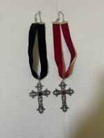 Gótikus stílusú bàrsony nyakpànt kereszttel