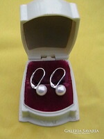 Ezüst gyöngyös fülbevaló