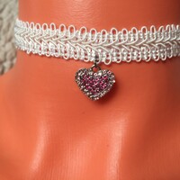 Fehér csipke choker nyakpánt nyakék köves szív medál