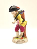 Royal Crown Derby fiú figura szőlővel 12cm