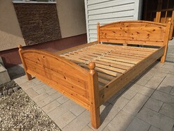 Eladó egy FENYŐ franciaágy, 2db ágyráccal.