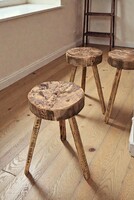 Népi stílusú háromlábú szék - tervezett reprodukció