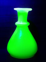 Antik urán opálüveg parfümös palack