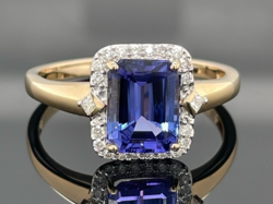 Tanzanit  gyémántokkal gyönyörű arany gyűrű.ÚJ.Igazolással